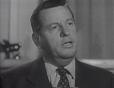 Officer Frank Smith interviews a suspect.